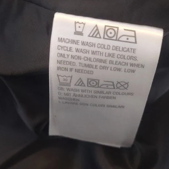 Dennis by Dennis Basso black quilted puffer jacket with faux fur trim EUC - Picture 10 of 16